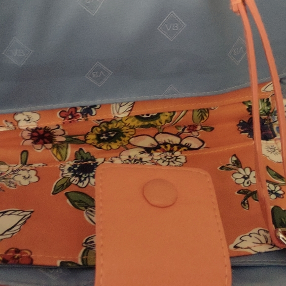 Vera Bradley New never used multi-section shoulder strap clutch. - Picture 6 of 10